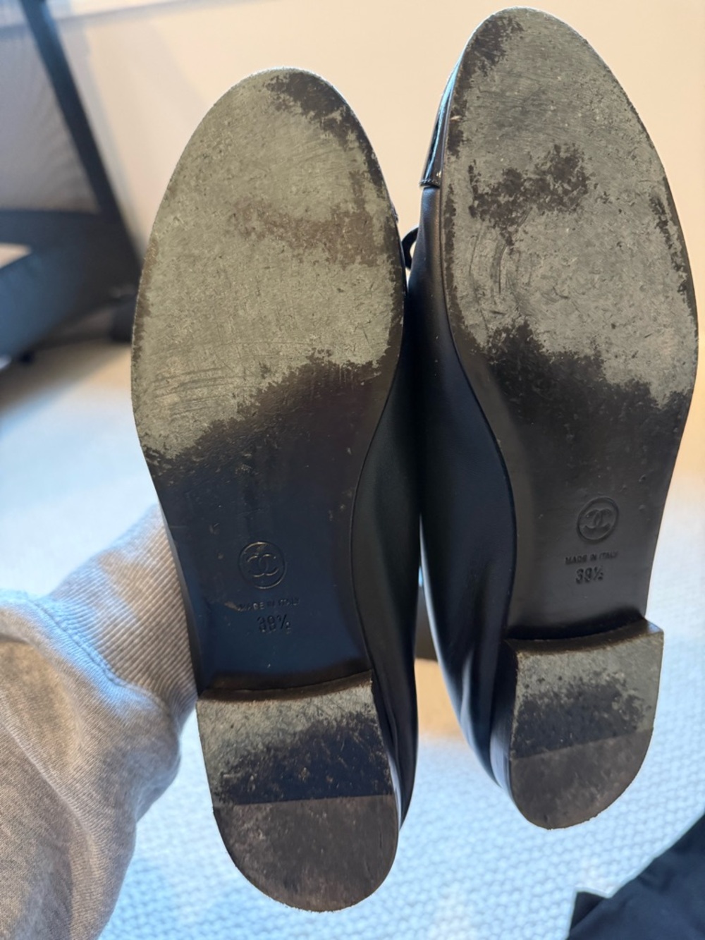 CHANEL Black Leather Ballet Flats with Patent Toe( dust bags and box included) - Picture 12 of 12